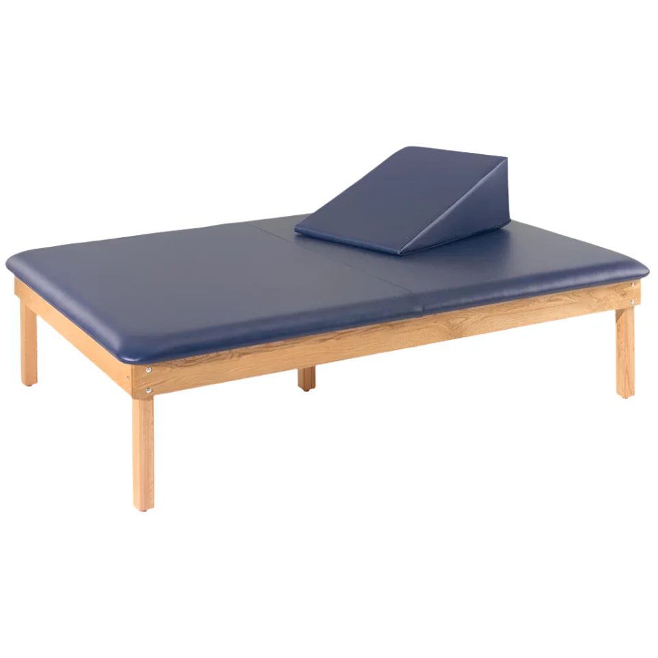 Deluxe Oak Mat Table
